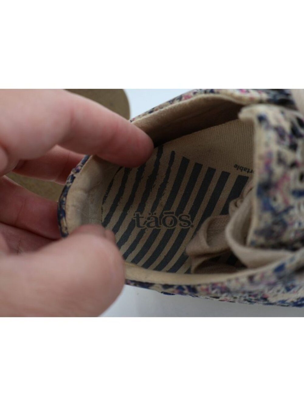 Taos Women's Star Sneaker Size 6.5 Floral Canvas Lace Up Walking Shoe - Picture 9 of 14
